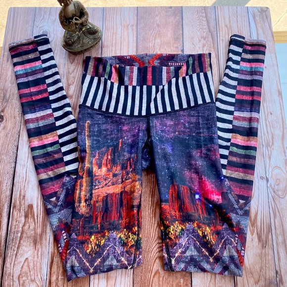 SOLD✨NIYAMA SOL DESERT DREAMIN’ ENDLESS LEGGING - Picture 4 of 10